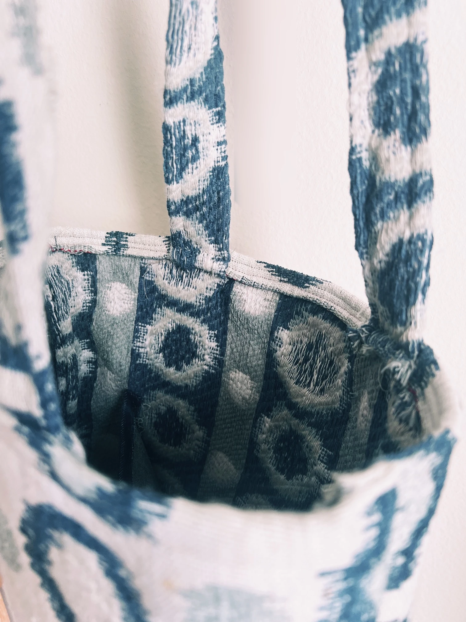 Ditto River Regal Tote, interior view.